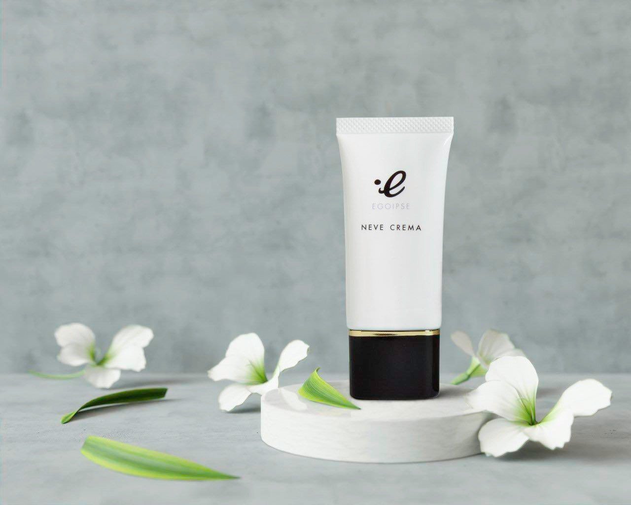 Alternative view of Navy Crema